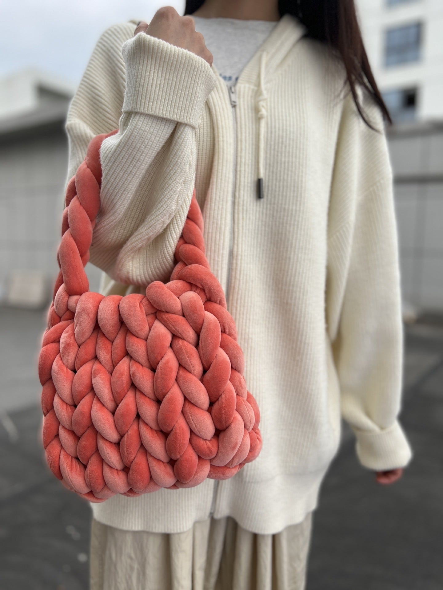 DIY hand woven crystal velvet core spun yarn woven hand-held mailman bag